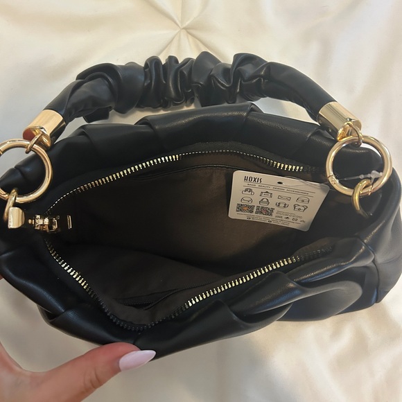 Black Leather Cloud Purse with Removable Straps - Picture 2 of 6